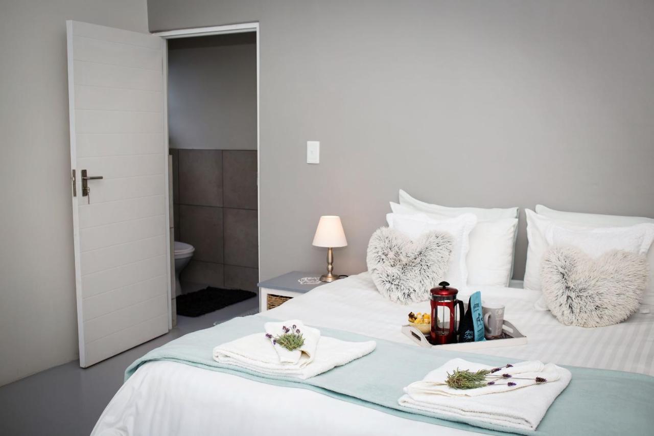 Three Feathers Cottages Langebaan Eksteriør bilde