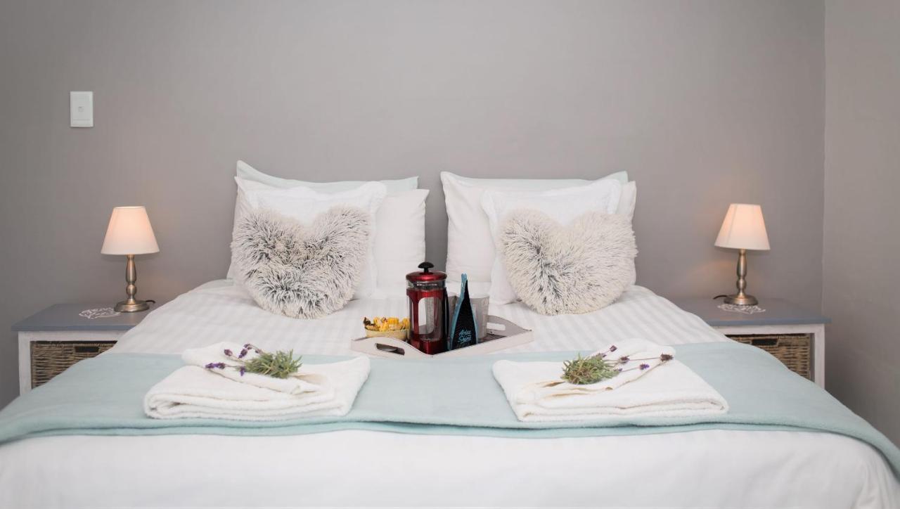 Three Feathers Cottages Langebaan Eksteriør bilde