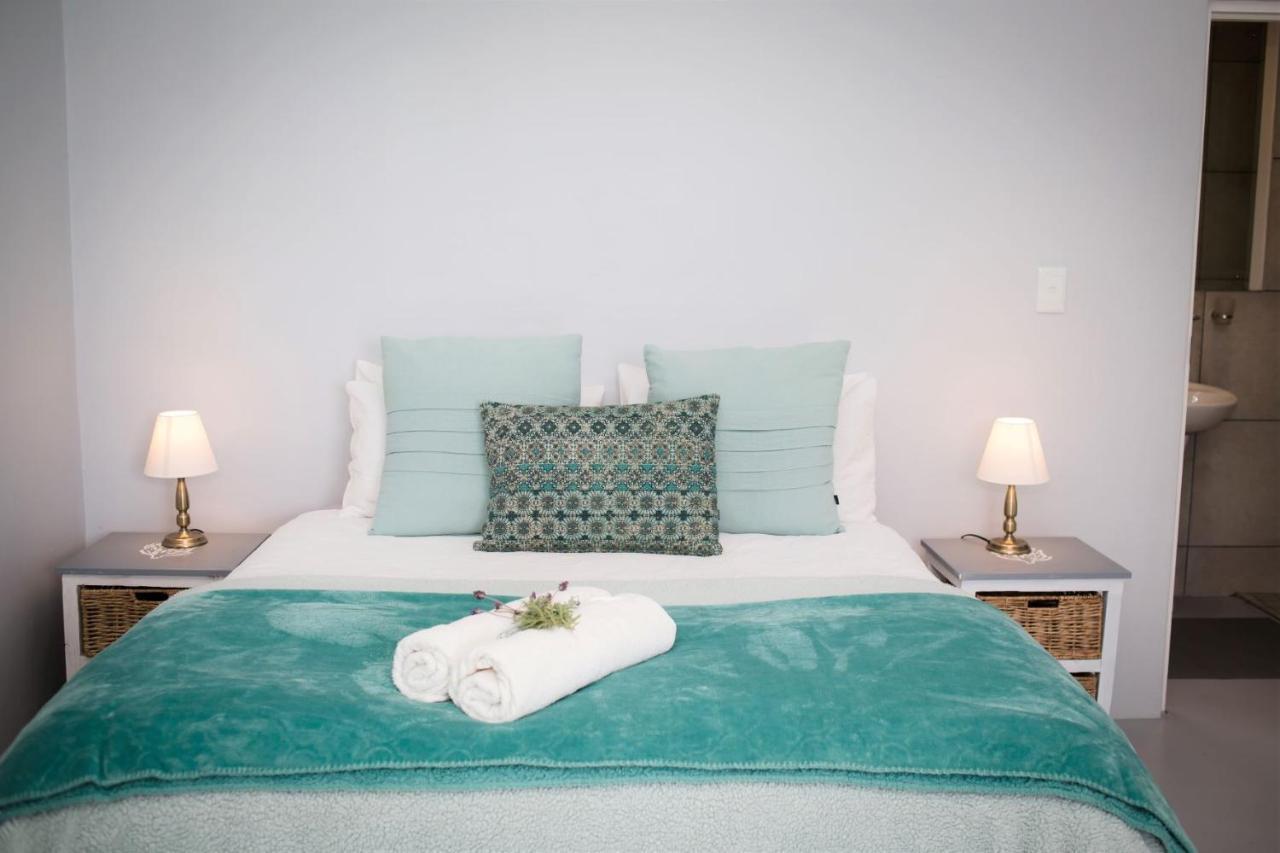 Three Feathers Cottages Langebaan Eksteriør bilde